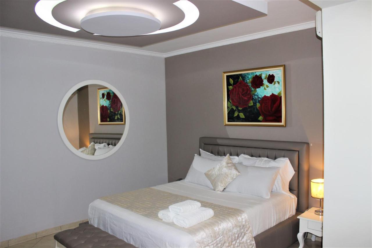 Luander Hotel Tiranë Phòng bức ảnh