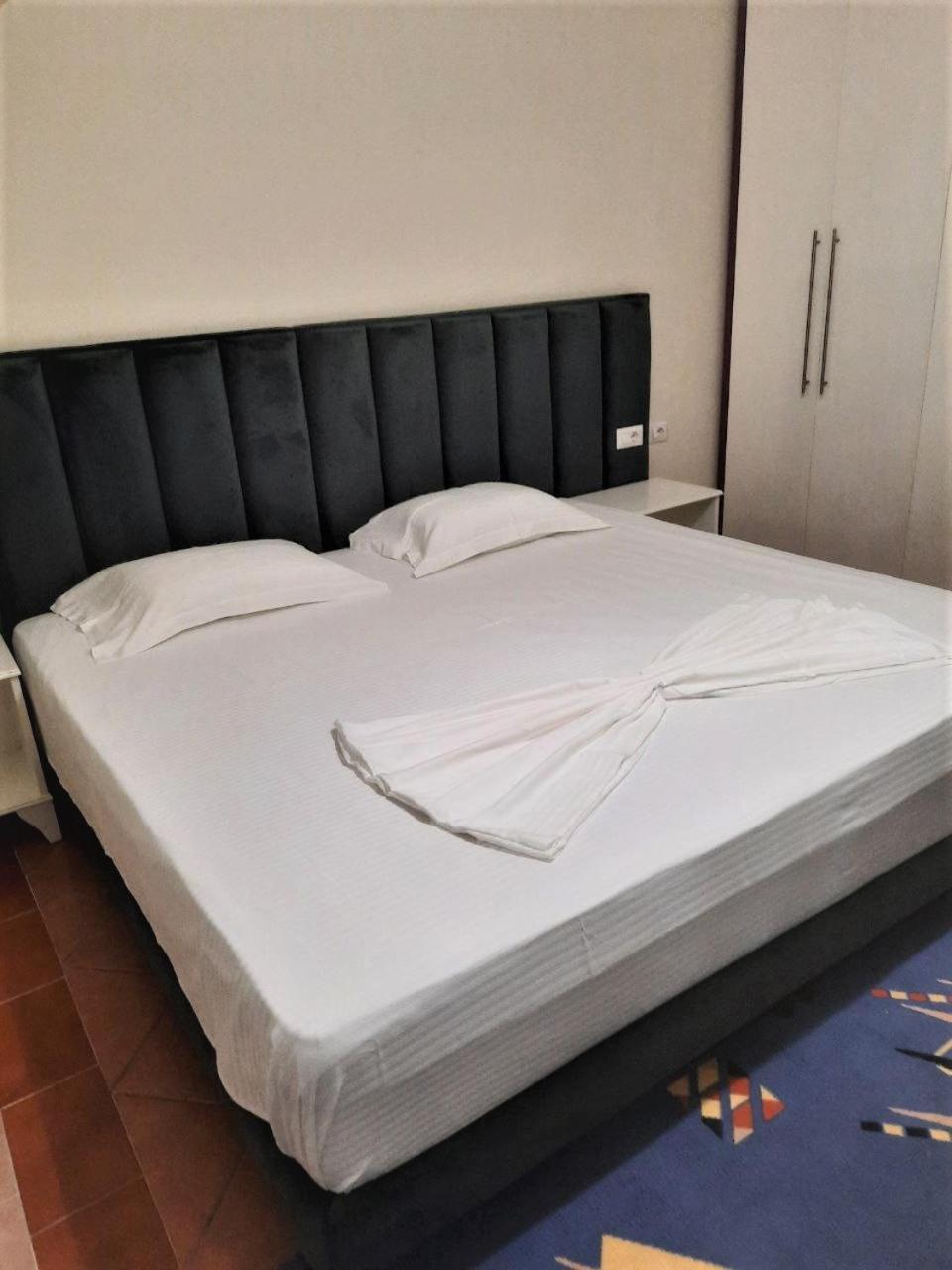 Luander Hotel Tiranë Phòng bức ảnh