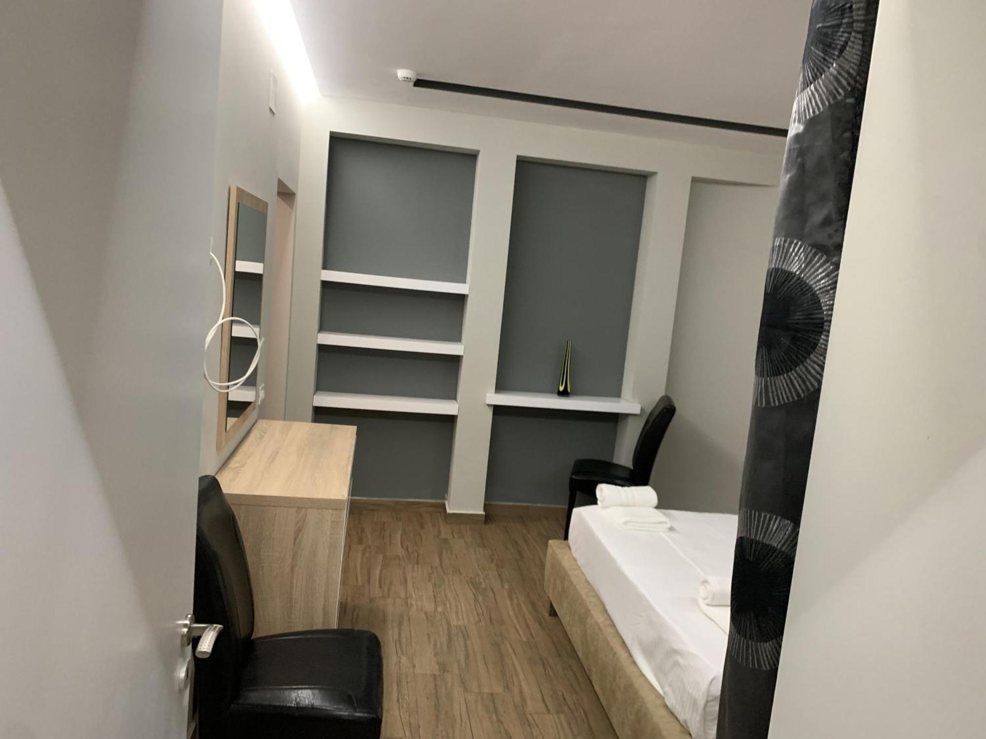 Luander Hotel Tiranë Phòng bức ảnh