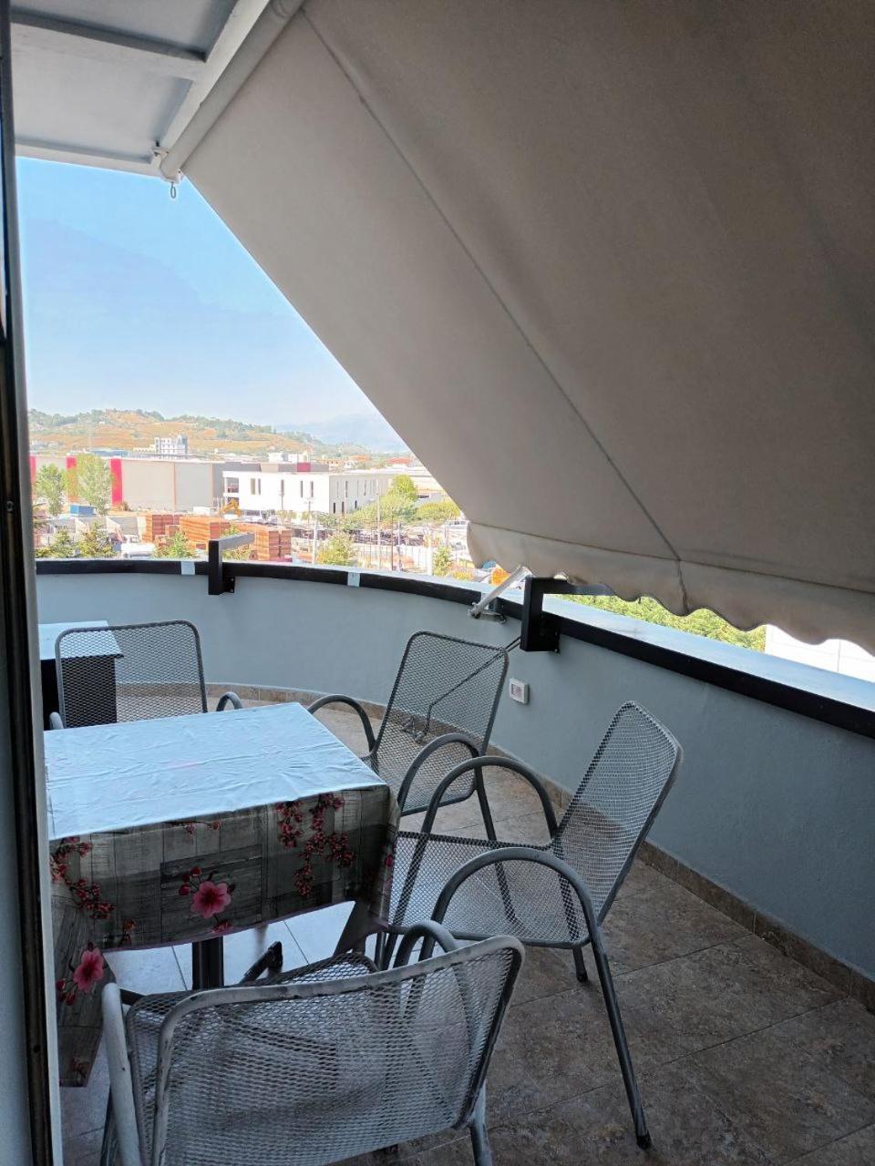 Luander Hotel Tiranë Phòng bức ảnh