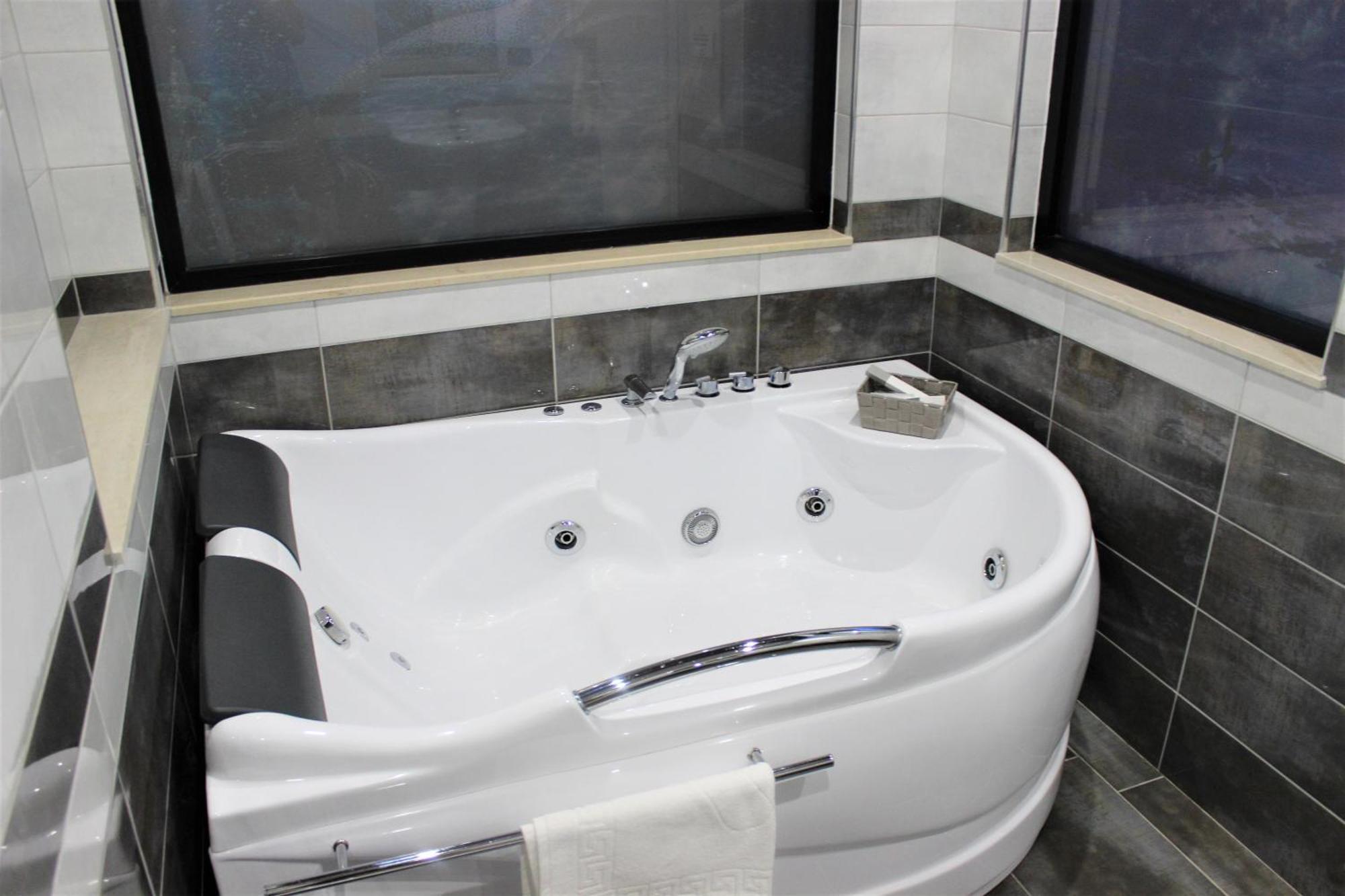 Luander Hotel Tiranë Phòng bức ảnh